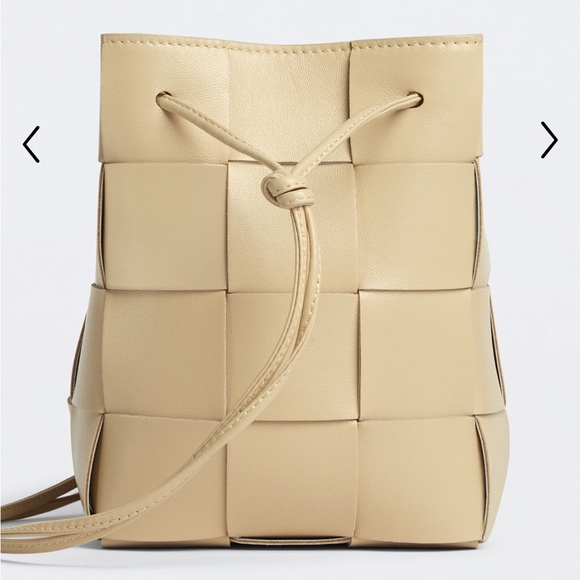Bottega Veneta Small Cassette Cross-Body Bucket - Picture 2 of 7
